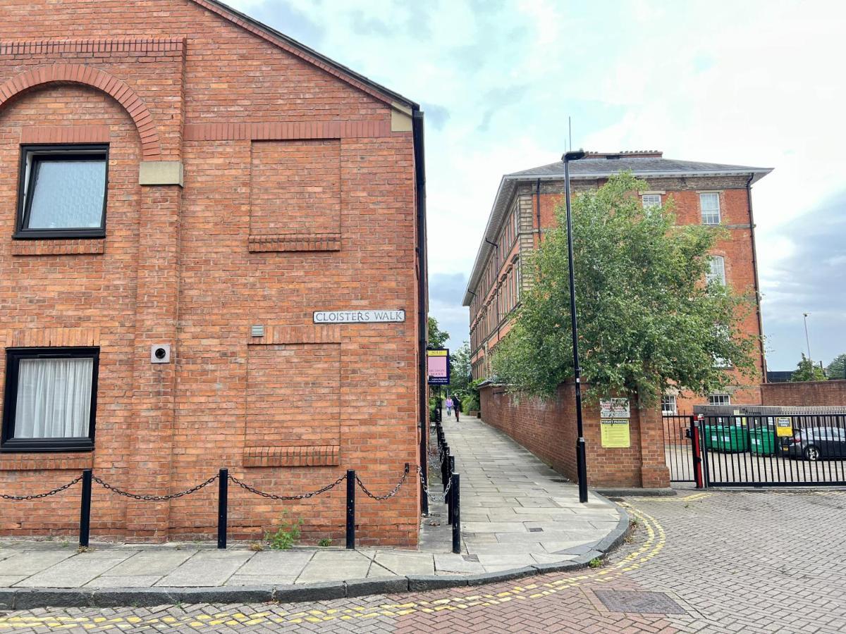 Modern 2 Bed Townhouse Just Outside City Walls With Free Private Parking York Bagian luar foto