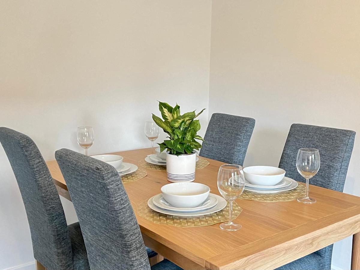 Modern 2 Bed Townhouse Just Outside City Walls With Free Private Parking York Bagian luar foto