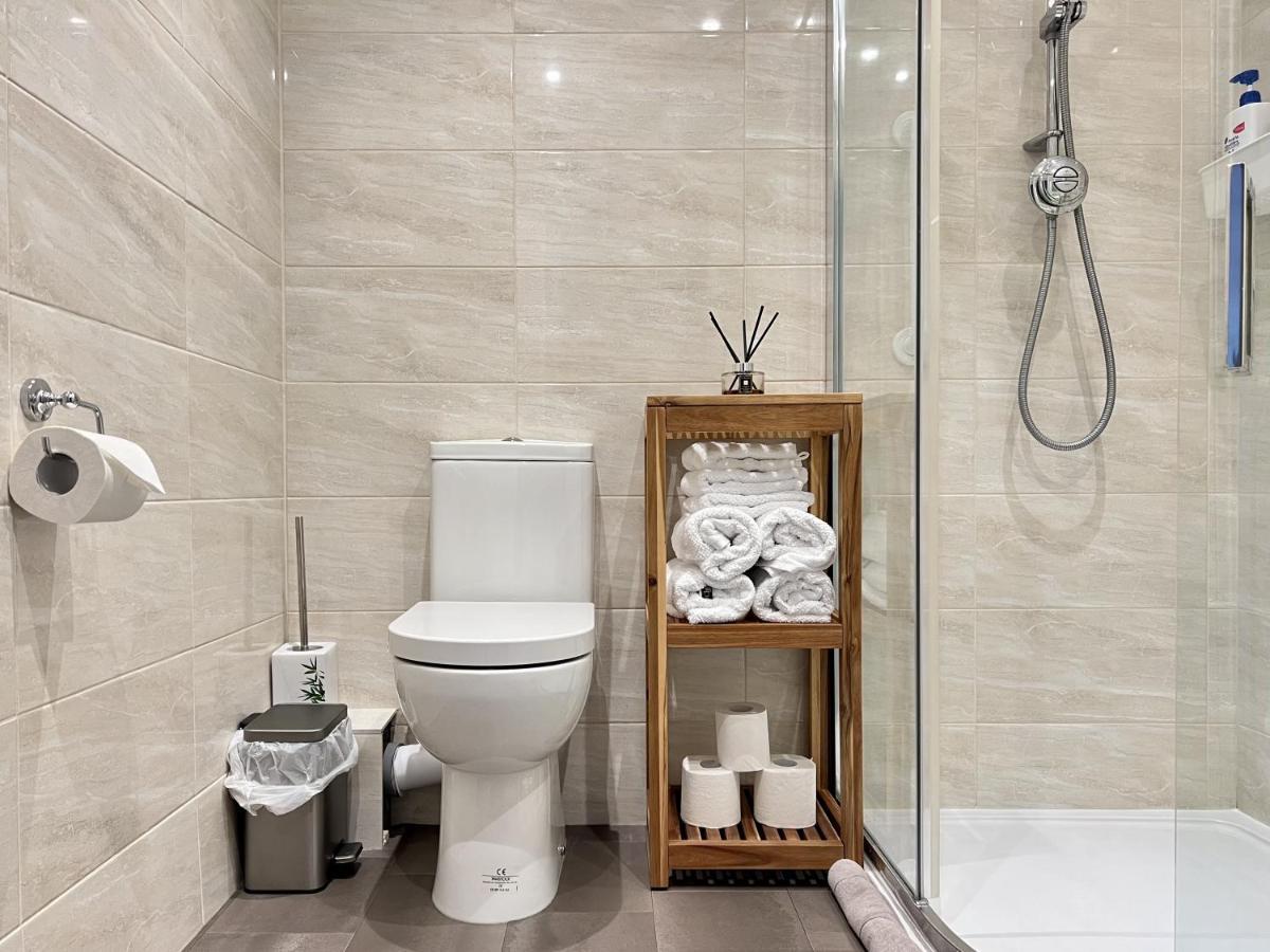 Modern 2 Bed Townhouse Just Outside City Walls With Free Private Parking York Bagian luar foto