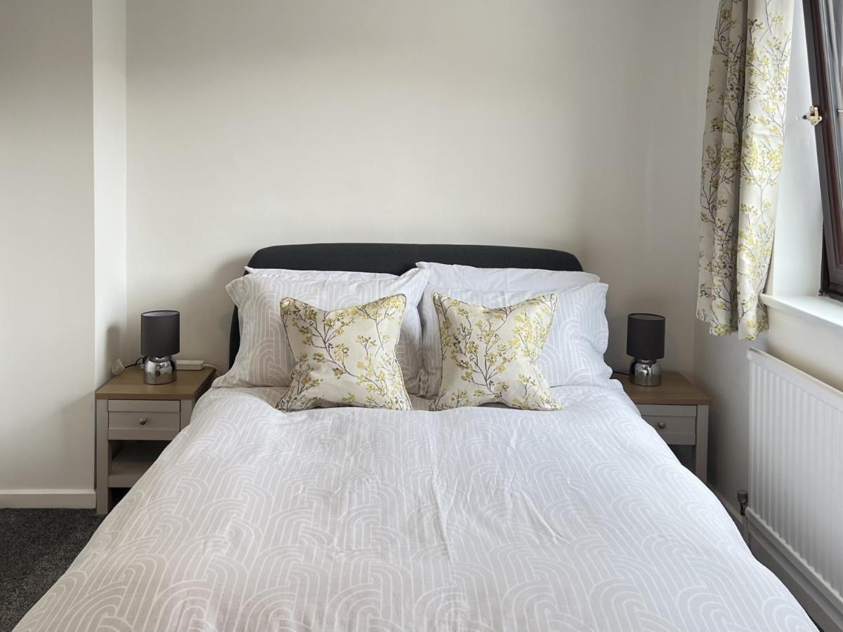 Modern 2 Bed Townhouse Just Outside City Walls With Free Private Parking York Bagian luar foto