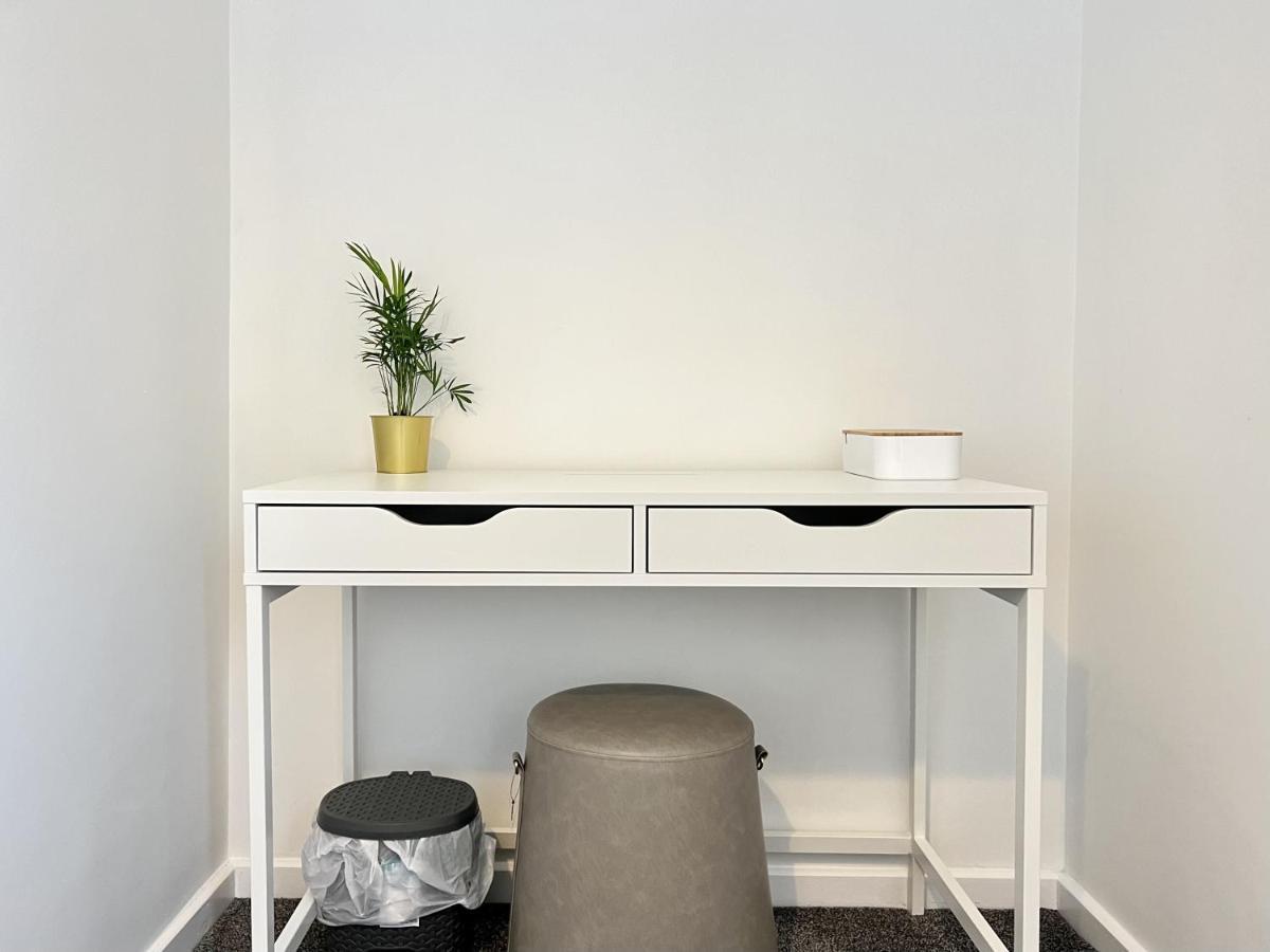 Modern 2 Bed Townhouse Just Outside City Walls With Free Private Parking York Bagian luar foto