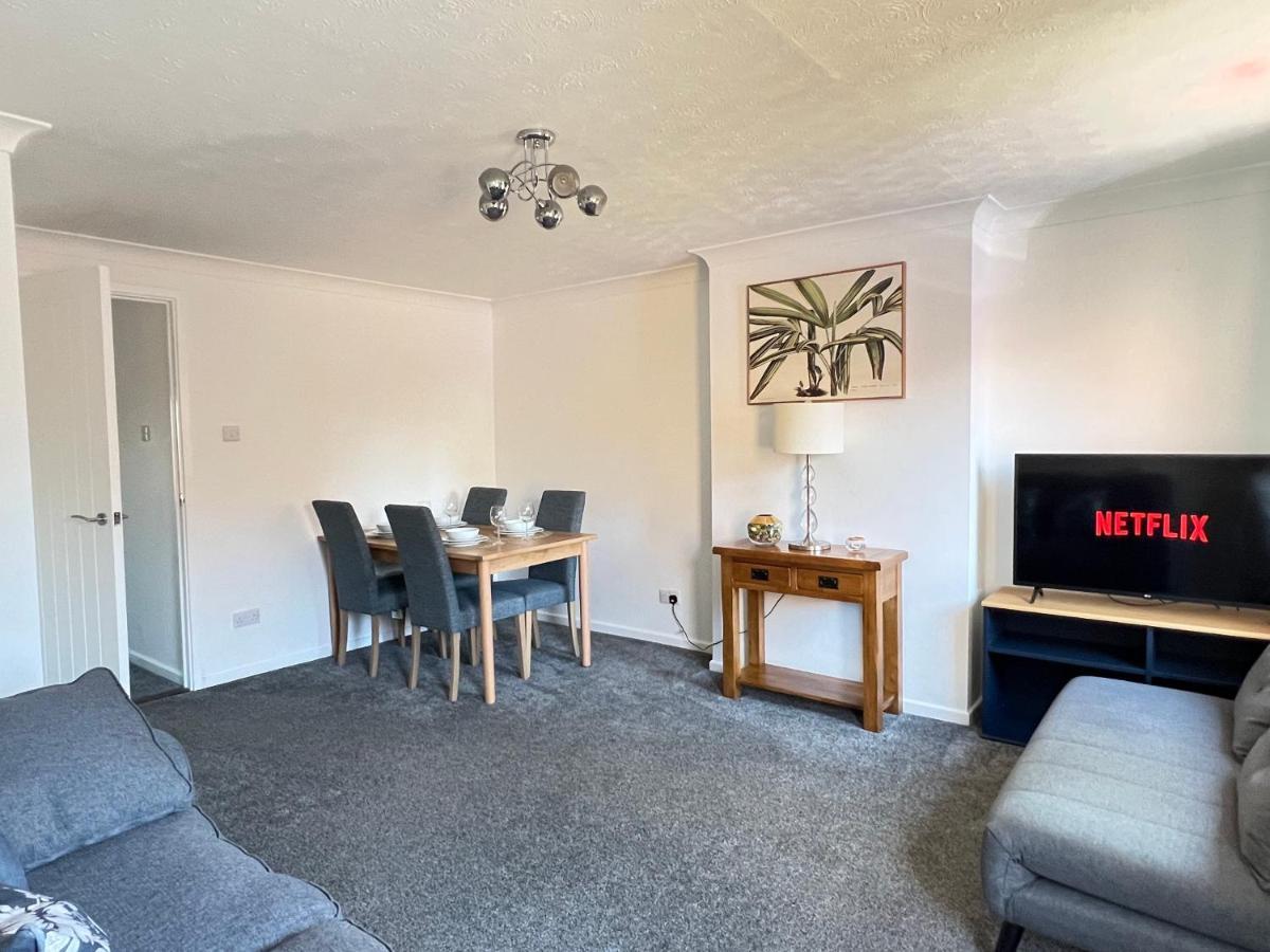 Modern 2 Bed Townhouse Just Outside City Walls With Free Private Parking York Bagian luar foto